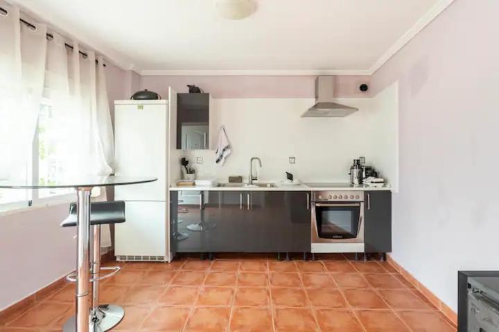 Habitación con baño y cocina privada Valencia Exterior foto
