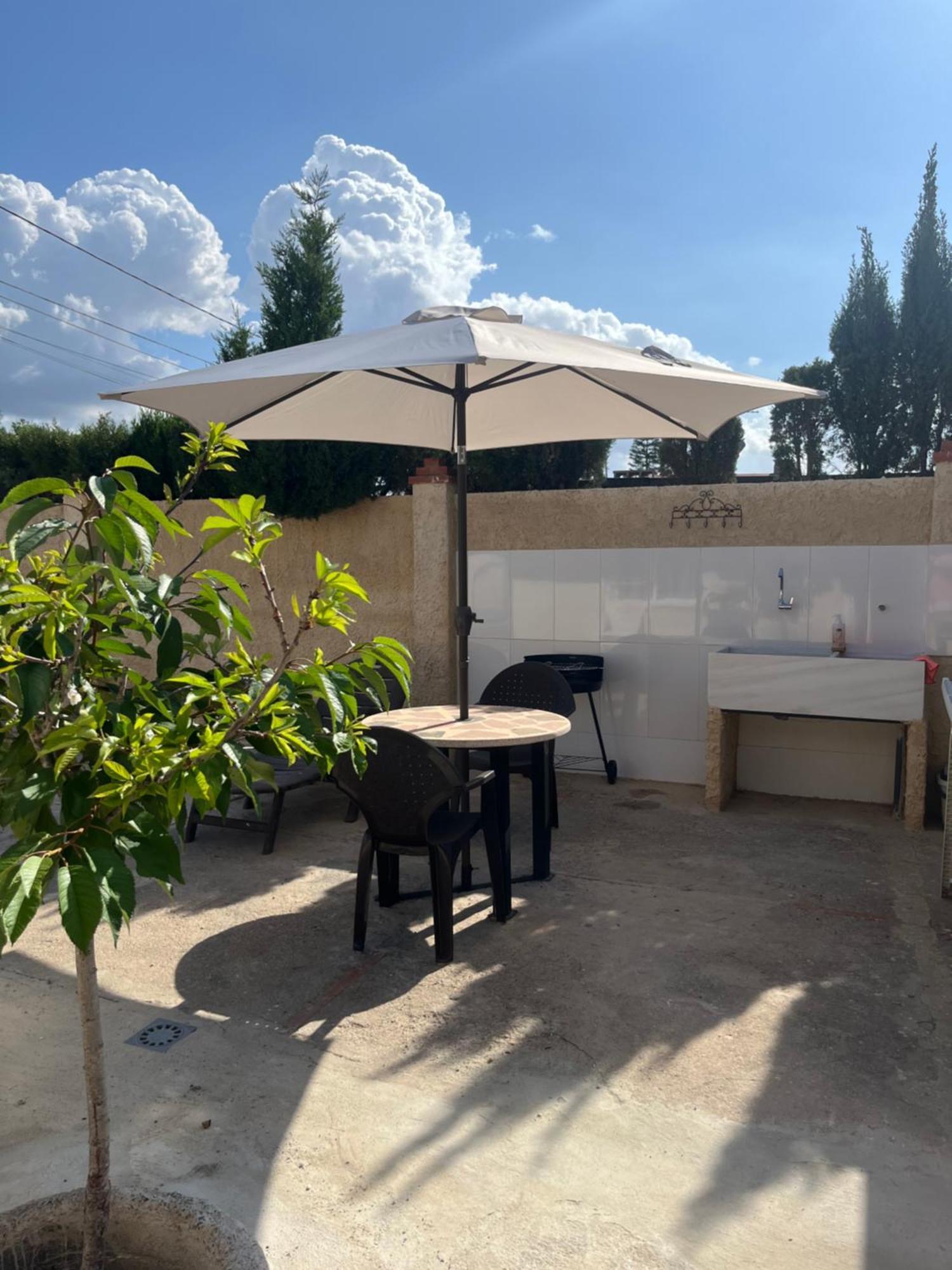 Habitación con baño y cocina privada Valencia Exterior foto